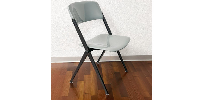 Klappstuhl von INTERSTUHL